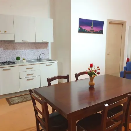 Margherita Fronte Mare Apartment *